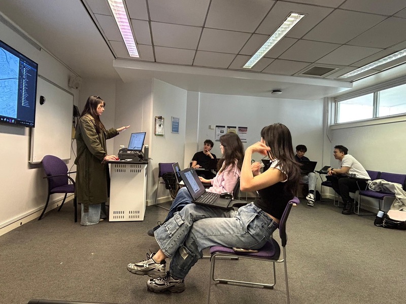 Group 33 THE MOBEELITY HUBS (Posted 25 Mar 2026 01:53)